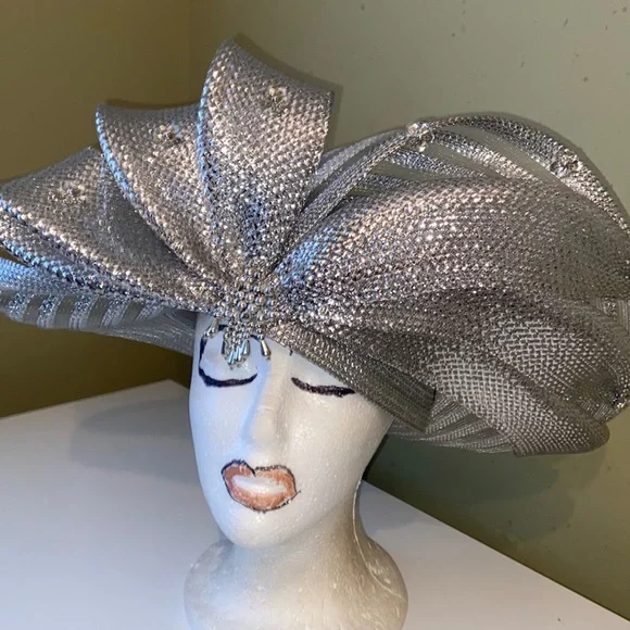 David m | Accessories | Fabulous David M Metallic Silver  display picture 1